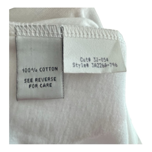 Elegant White Embroidered Women's Top - Picture 5 of 5